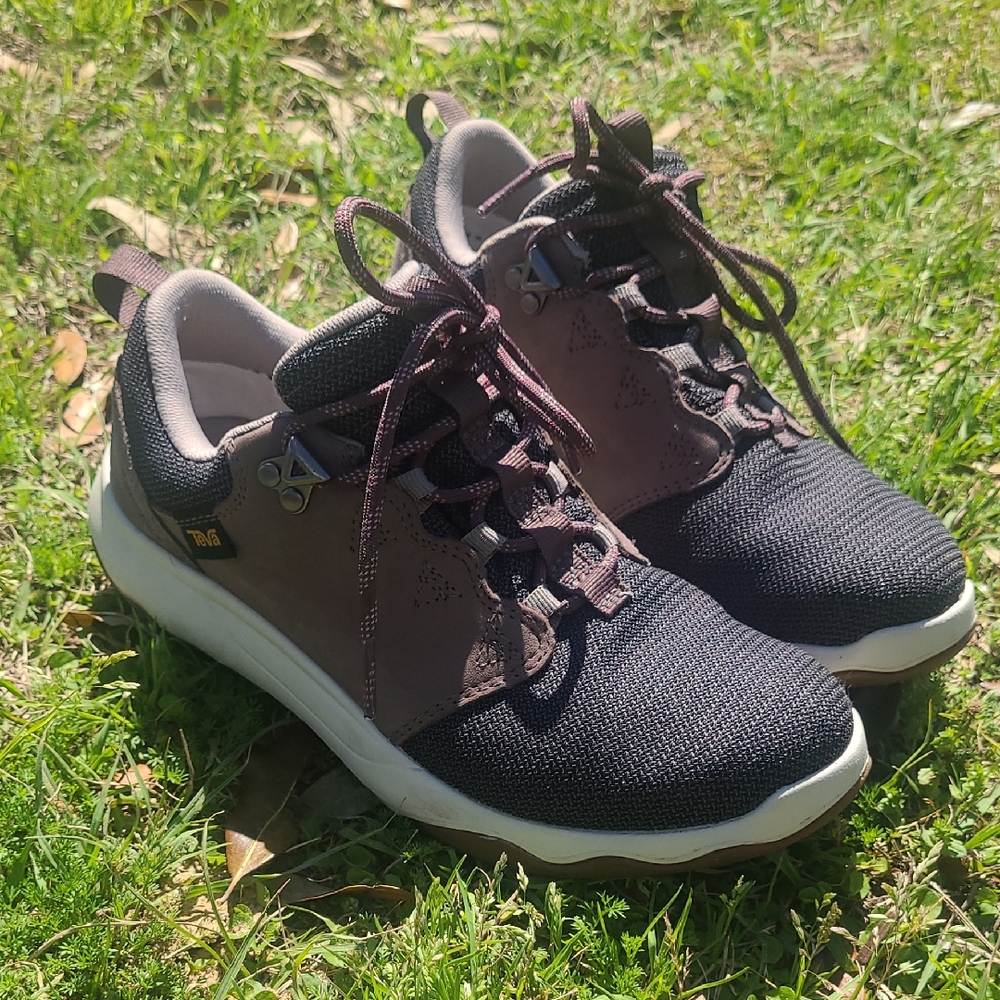 Womens Teva Gray and Black Outdoor Shoes Size 7